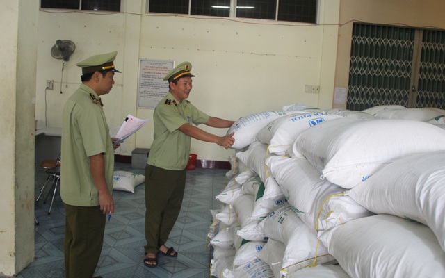 Phú Yên: Tạm giữ 30 tấn đường không rõ nguồn gốc xuất xứ - 2 Phú Yên: Tạm giữ 30 tấn đường không rõ nguồn gốc xuất xứ - 2