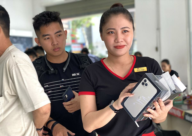 iPhone 11 chính hãng chính thức được bán ra với đơn hàng khủng - 1 iPhone 11 chính hãng chính thức được bán ra với đơn hàng khủng - 1