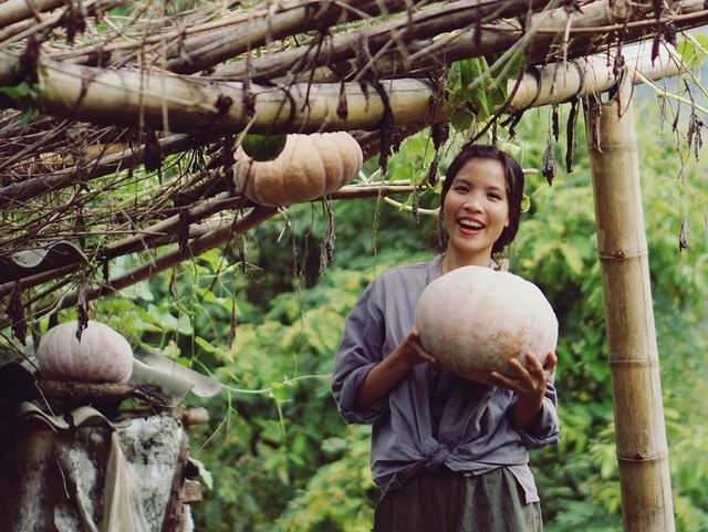 Cận cảnh cuộc sống đẹp như mơ của cô gái được ví là “tiên nữ đồng quê” của Việt Nam - 1