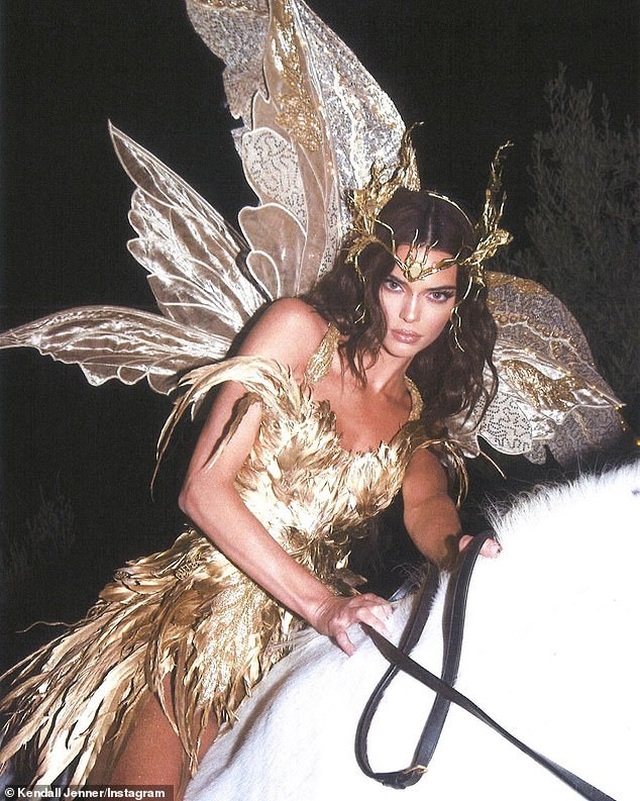 Kendall Jenner hóa cô tiên xinh đẹp - 1 Kendall Jenner hóa cô tiên xinh đẹp - 1