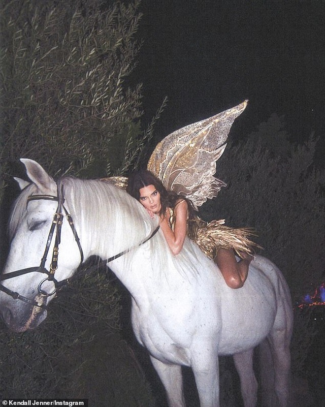 Kendall Jenner hóa cô tiên xinh đẹp - 5 Kendall Jenner hóa cô tiên xinh đẹp - 5