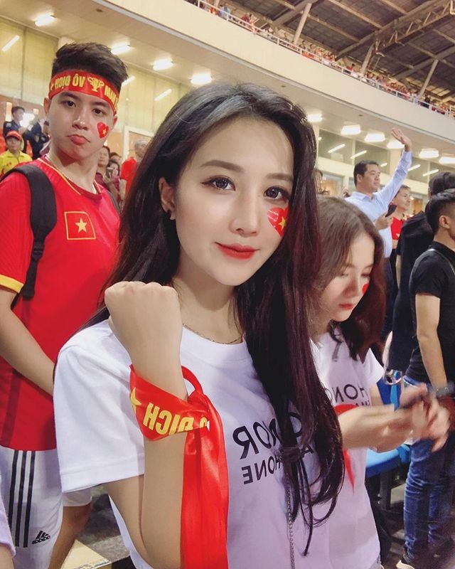 Những hot girl nổi bật nhất tháng 10 - 4 Những hot girl nổi bật nhất tháng 10 - 4