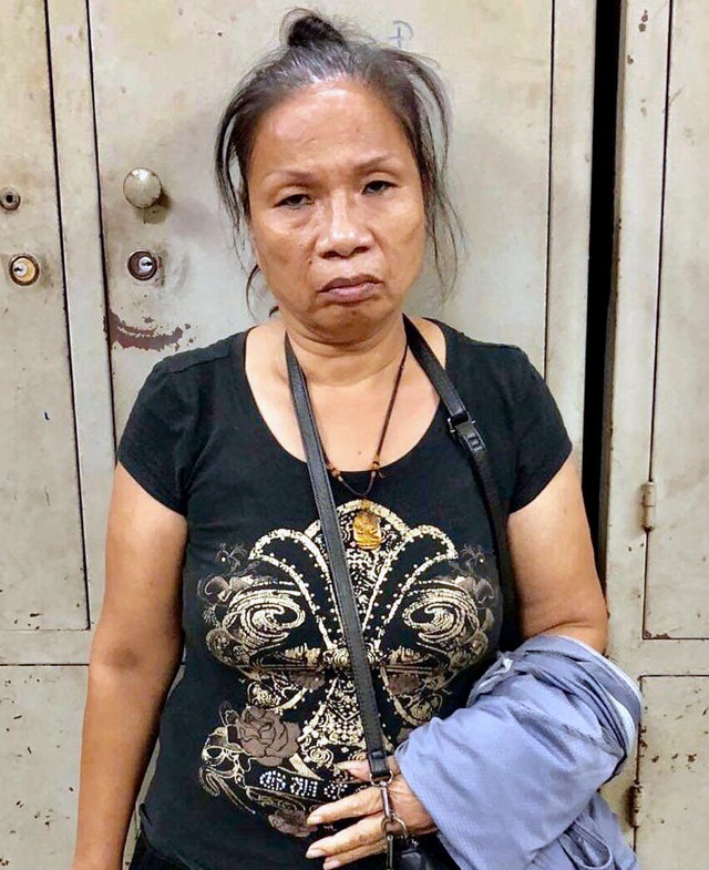Hà Nội: “Nữ quái” 23 tiền án, tiền sự chuyên “săn” du khách ngoại quốc - 1 Hà Nội: “Nữ quái” 23 tiền án, tiền sự chuyên “săn” du khách ngoại quốc - 1
