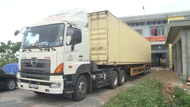 Phát hiện hơn 3.000 chai rượu ngoại nhập lậu trị giá gần 1,5 tỷ đồng - 1 Phát hiện hơn 3.000 chai rượu ngoại nhập lậu trị giá gần 1,5 tỷ đồng - 1