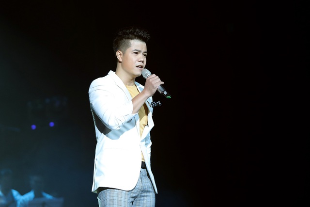 Thanh Lam, Ngọc Khuê hát như “lên đồng” trong đêm nhạc Nguyễn Vĩnh Tiến - 12 Thanh Lam, Ngọc Khuê hát như “lên đồng” trong đêm nhạc Nguyễn Vĩnh Tiến - 12