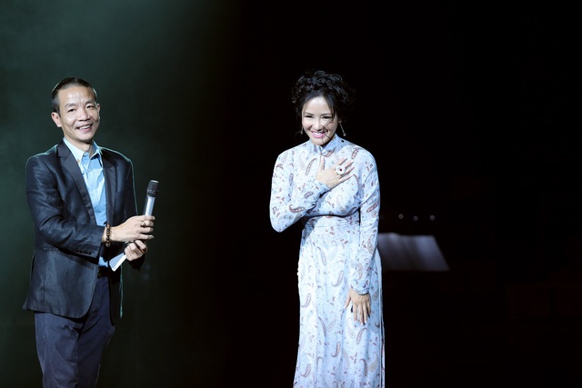 Thanh Lam, Ngọc Khuê hát như “lên đồng” trong đêm nhạc Nguyễn Vĩnh Tiến - 3 Thanh Lam, Ngọc Khuê hát như “lên đồng” trong đêm nhạc Nguyễn Vĩnh Tiến - 3