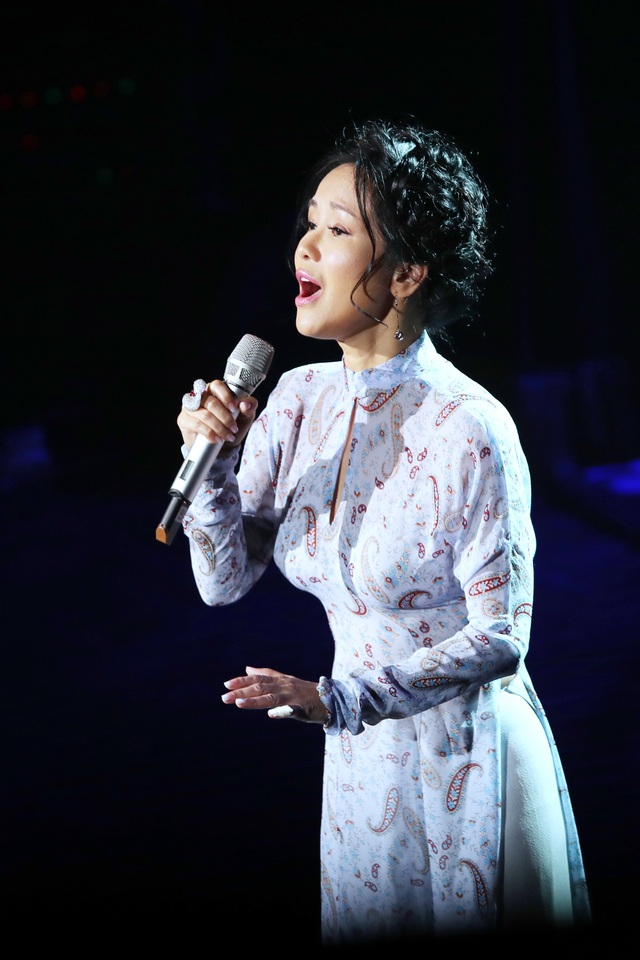 Thanh Lam, Ngọc Khuê hát như “lên đồng” trong đêm nhạc Nguyễn Vĩnh Tiến - 1 Thanh Lam, Ngọc Khuê hát như “lên đồng” trong đêm nhạc Nguyễn Vĩnh Tiến - 1