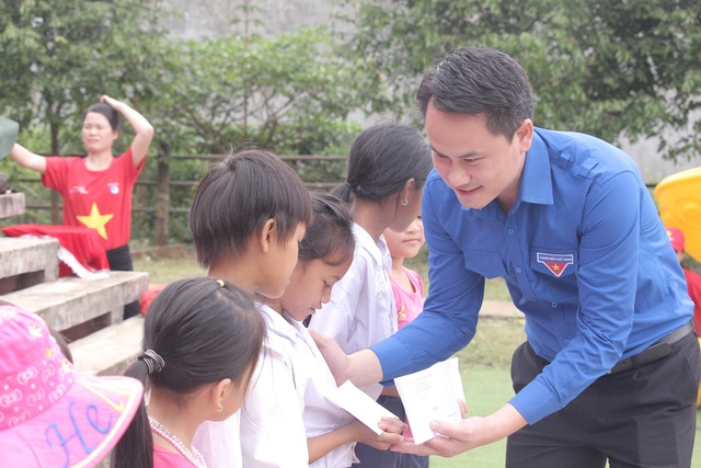 Kon Tum: Lan tỏa hành trình “Tôi yêu Tổ Quốc tôi” - 3 Kon Tum: Lan tỏa hành trình “Tôi yêu Tổ Quốc tôi” - 3