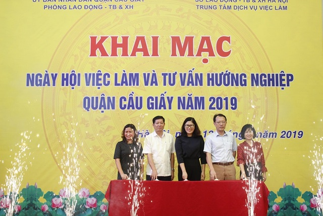 Gần 1.000 chỉ tiêu tuyển dụng tại Ngày hội việc làm và tư vấn hướng nghiệp - 1 Gần 1.000 chỉ tiêu tuyển dụng tại Ngày hội việc làm và tư vấn hướng nghiệp - 1