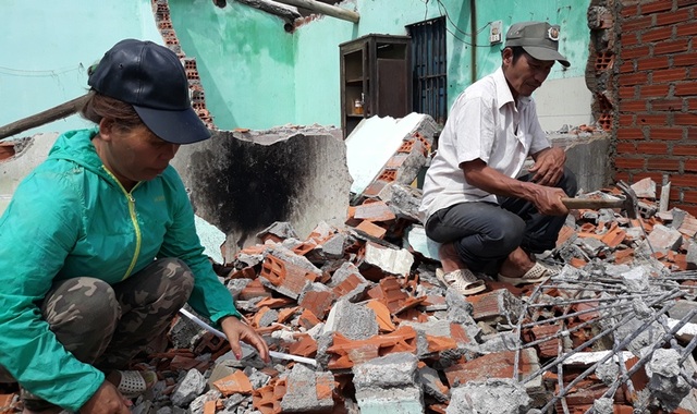 Bi đát những mảnh đời sau bão dữ ở nơi “rốn lũ” - 1 Bi đát những mảnh đời sau bão dữ ở nơi “rốn lũ” - 1