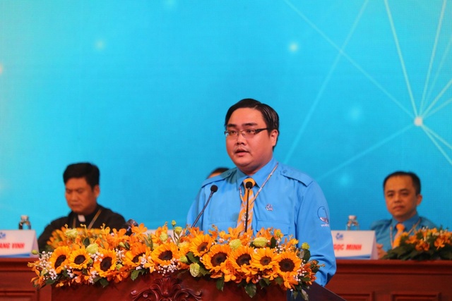 Tiến sĩ Quả cầu vàng làm Phó chủ tịch Hội Liên hiệp Thanh niên TPHCM - 2 Tiến sĩ Quả cầu vàng làm Phó chủ tịch Hội Liên hiệp Thanh niên TPHCM - 2