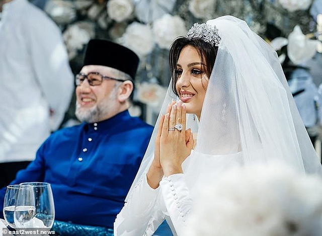 Cựu vương Malaysia nói cưới người đẹp Nga là sai lầm lớn nhất của cuộc đời - 1 Cựu vương Malaysia nói cưới người đẹp Nga là sai lầm lớn nhất của cuộc đời - 1