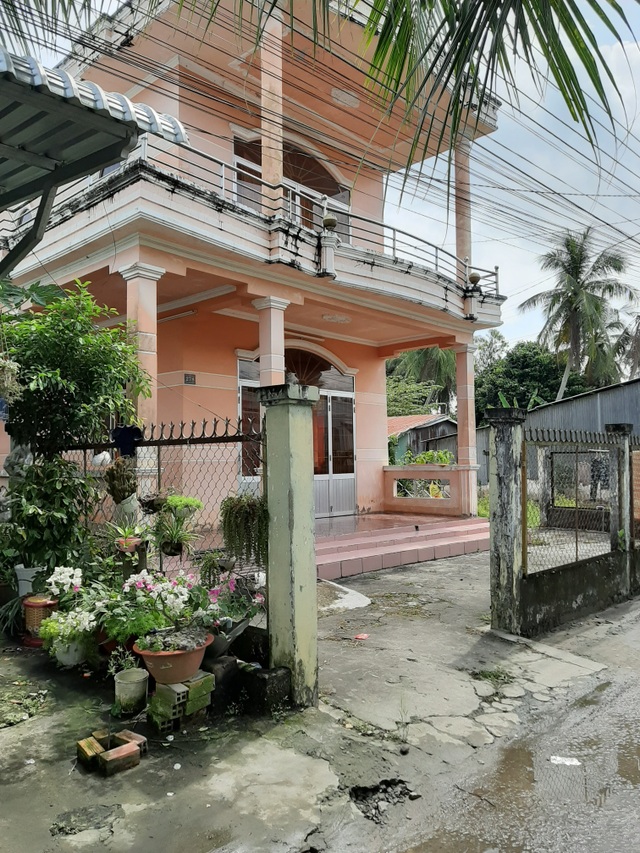 Vợ chồng cô giáo về hưu kêu cứu vì đầy đủ giấy tờ vẫn bị tòa xử mất đất - 6 Vợ chồng cô giáo về hưu kêu cứu vì đầy đủ giấy tờ vẫn bị tòa xử mất đất - 6