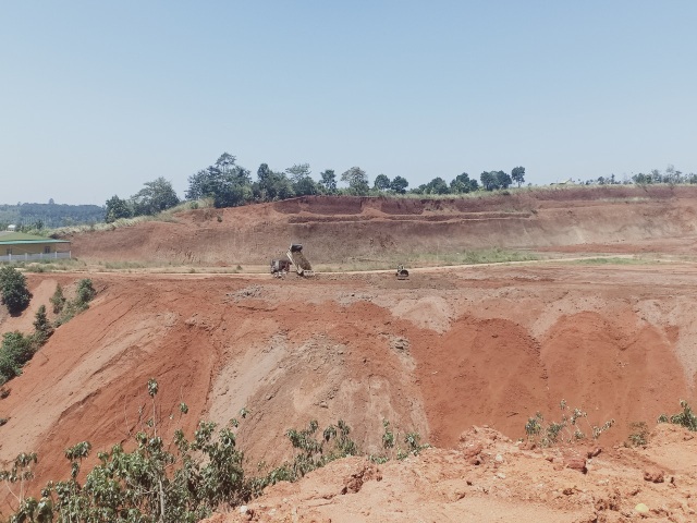 Một doanh nghiệp tự ý san phẳng cả quả đồi rồi phân lô bán nền tại Đắk Nông - 3 Một doanh nghiệp tự ý san phẳng cả quả đồi rồi phân lô bán nền tại Đắk Nông - 3