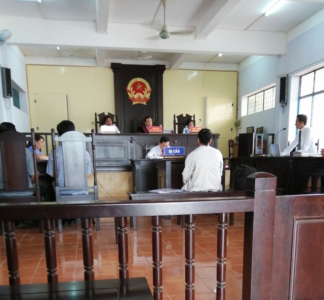 Vụ nguyên kế toán ủy ban thị trấn kêu oan: Luật sư quyết liệt phản bác, tòa vẫn tuyên án tù - 6 Vụ nguyên kế toán ủy ban thị trấn kêu oan: Luật sư quyết liệt phản bác, tòa vẫn tuyên án tù - 6