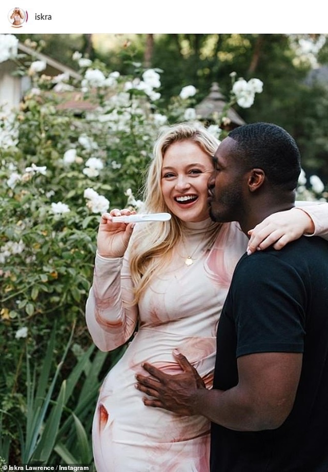 Người mẫu ngoại cỡ Iskra Lawrence báo tin bầu bí - 1 Người mẫu ngoại cỡ Iskra Lawrence báo tin bầu bí - 1