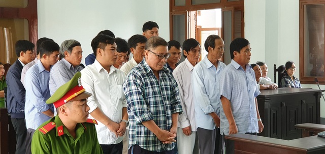 Sai phạm từ Dự án lọc dầu tỉ đô: Nguyên Chủ tịch huyện và 14 thuộc cấp hầu tòa - 1 Sai phạm từ Dự án lọc dầu tỉ đô: Nguyên Chủ tịch huyện và 14 thuộc cấp hầu tòa - 1