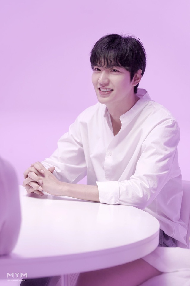 Lee Min Ho “đốn tim” người hâm mộ với vẻ ngoài “cực phẩm” - 15 Lee Min Ho “đốn tim” người hâm mộ với vẻ ngoài “cực phẩm” - 15