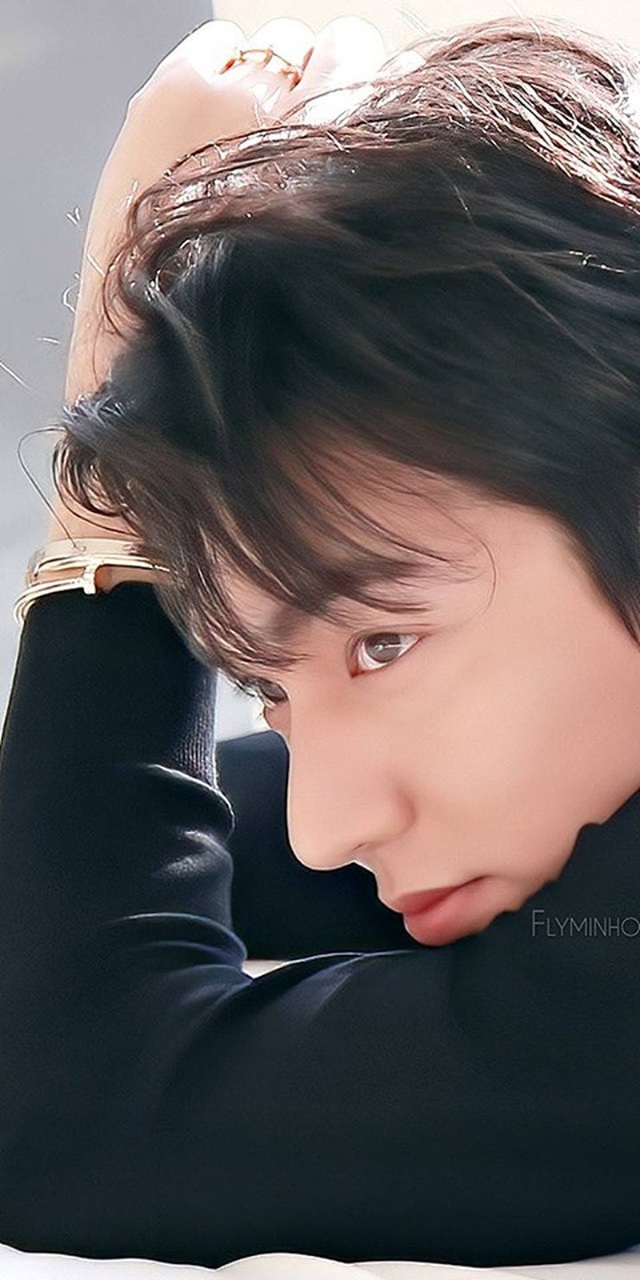 Lee Min Ho “đốn tim” người hâm mộ với vẻ ngoài “cực phẩm” - 1 Lee Min Ho “đốn tim” người hâm mộ với vẻ ngoài “cực phẩm” - 1