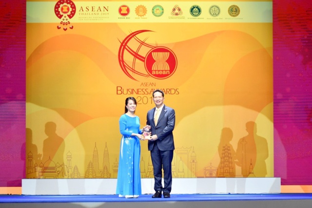 SHB được vinh danh là “Doanh nghiệp kết nối dịch vụ tài chính Asean tiêu biểu” - 1 SHB được vinh danh là “Doanh nghiệp kết nối dịch vụ tài chính Asean tiêu biểu” - 1