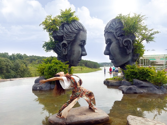 Độc đáo màn biểu diễn của cặp vợ chồng vàng Yoga Việt Nam - 9 Độc đáo màn biểu diễn của cặp vợ chồng vàng Yoga Việt Nam - 9