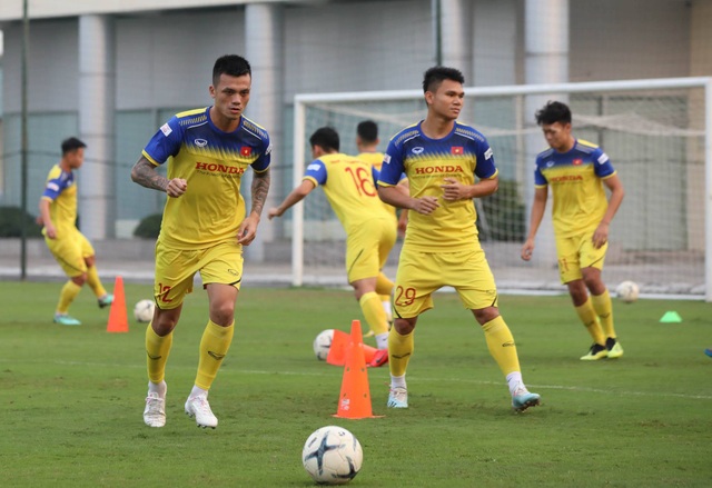 Tuyển thủ Việt Nam tập luyện hứng khởi trong ngày thầy Park ký hợp đồng - 9 Tuyển thủ Việt Nam tập luyện hứng khởi trong ngày thầy Park ký hợp đồng - 9