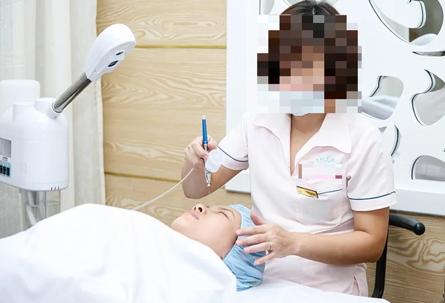Bị thẩm mỹ dỏm “đại náo”, ngành y tế hớt hải dẹp loạn - 1 Bị thẩm mỹ dỏm “đại náo”, ngành y tế hớt hải dẹp loạn - 1
