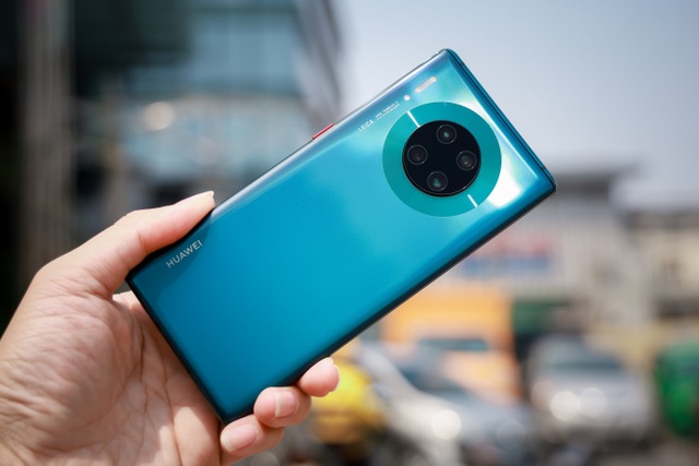 Huawei Mate 30 Pro – smartphone mang hơi thở tương lai chính thức mở bán tại Việt Nam - 1 Huawei Mate 30 Pro – smartphone mang hơi thở tương lai chính thức mở bán tại Việt Nam - 1