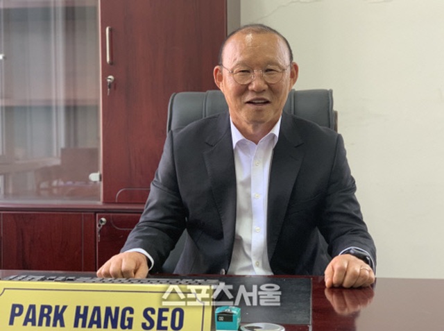 Báo Hàn Quốc: “Vì tình yêu Việt Nam, ông Park chấp nhận thử thách” - 1 Báo Hàn Quốc: “Vì tình yêu Việt Nam, ông Park chấp nhận thử thách” - 1