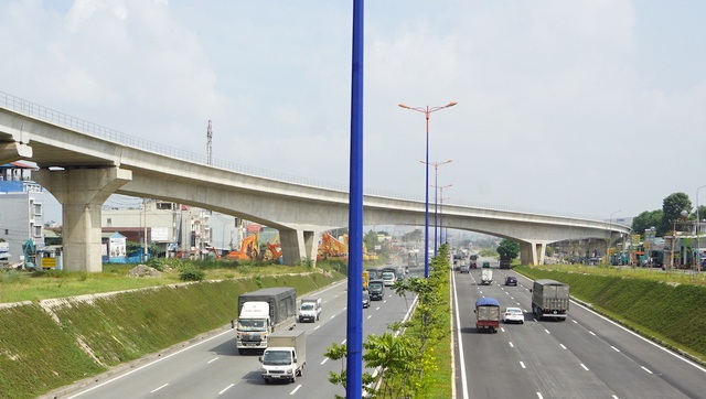 Thông xe nút giao 14 làn xe, giải cứu điểm nóng cửa ngõ Đông Sài Gòn - 4 Thông xe nút giao 14 làn xe, giải cứu điểm nóng cửa ngõ Đông Sài Gòn - 4