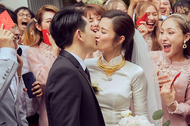 Khoảnh khắc đáng nhớ trong lễ vu quy của Đông Nhi - Ông Cao Thắng - 19 Khoảnh khắc đáng nhớ trong lễ vu quy của Đông Nhi - Ông Cao Thắng - 19