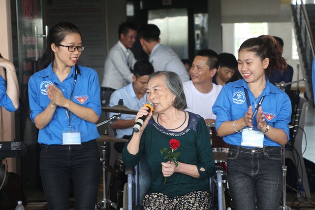 Sinh viên ĐH Hà Tĩnh hứng khởi trong “Ngày hội tình nguyện 2019” - 2 Sinh viên ĐH Hà Tĩnh hứng khởi trong “Ngày hội tình nguyện 2019” - 2