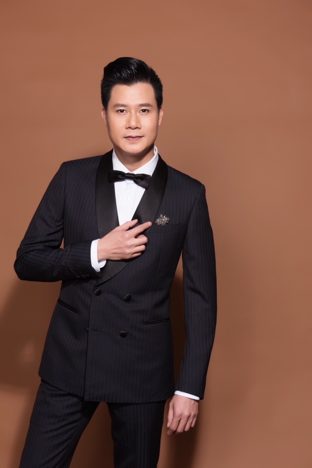 Ca sĩ Quang Dũng hát tưởng niệm 39 người tử vong ở Anh - 1 Ca sĩ Quang Dũng hát tưởng niệm 39 người tử vong ở Anh - 1