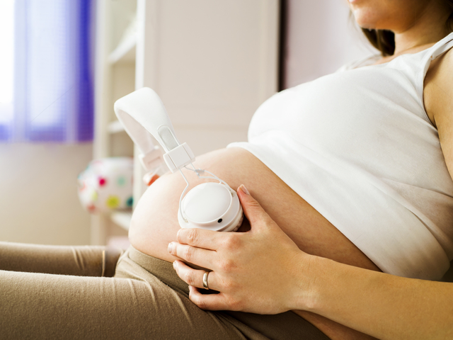 Bật mí 7 phương pháp thai giáo đúng cách giúp thai nhi phát triển trí tuệ, cảm xúc ngay trong bụng mẹ. - 2