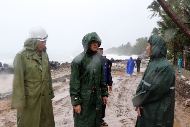 Quảng Ngãi đang mưa to gió mạnh, Phú Yên lo dân cố thủ giữ lồng bè - 9 Quảng Ngãi đang mưa to gió mạnh, Phú Yên lo dân cố thủ giữ lồng bè - 9