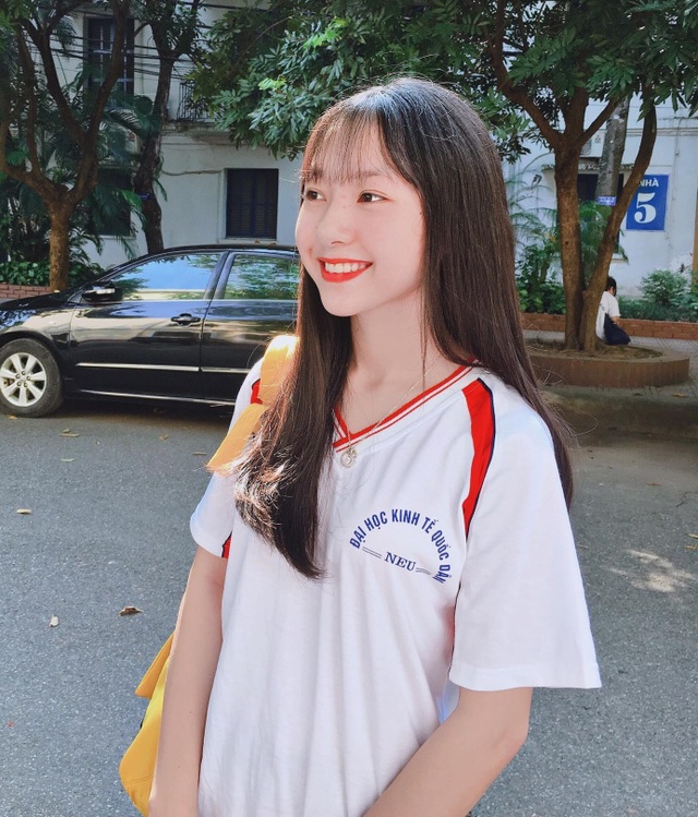 Nữ sinh xứ Nghệ mới vào đại học đã nổi rần rần vì vẻ ngoài tươi tắn - 1 Nữ sinh xứ Nghệ mới vào đại học đã nổi rần rần vì vẻ ngoài tươi tắn - 1
