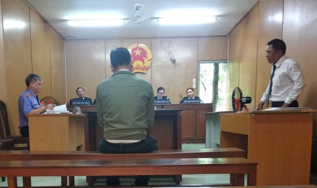 Nguyên cán bộ công an lừa bán xe tang vật - 1 Nguyên cán bộ công an lừa bán xe tang vật - 1