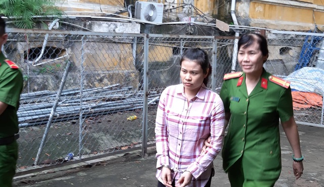 Băng nhóm tạt mắm tôm để đòi nợ hầu tòa - 1 Băng nhóm tạt mắm tôm để đòi nợ hầu tòa - 1