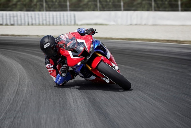 Honda CBR1000RR-R ra mắt, tranh tài ở World Superbike 2020 - 2