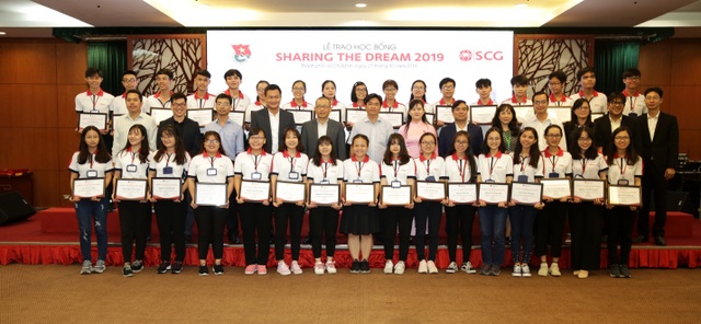 Học bổng cho sinh viên: Trao gì để giá trị thật sự lan tỏa? - 2 Học bổng cho sinh viên: Trao gì để giá trị thật sự lan tỏa? - 2