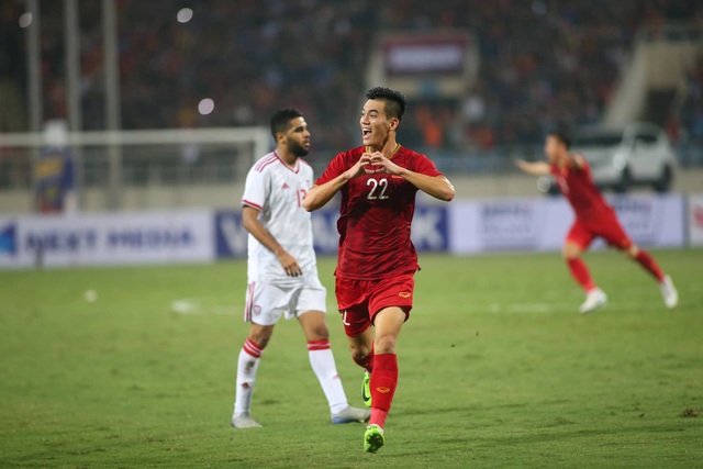 Việt Nam 1-0 UAE: Tiến Linh ghi bàn đẳng cấp - 12