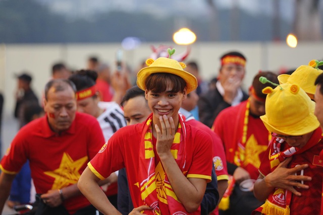 Việt Nam 1-0 UAE: Tiến Linh ghi bàn đẳng cấp - 38