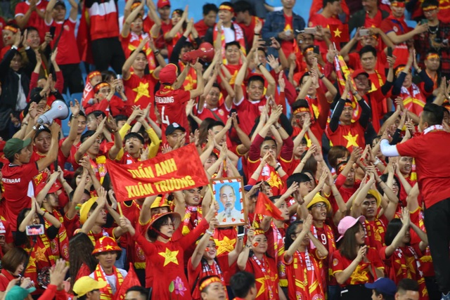 Việt Nam 1-0 UAE: Tiến Linh ghi bàn đẳng cấp - 32