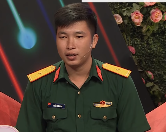 vi-qua-mau-xanh-ao-linhdocx-1573696684138.png