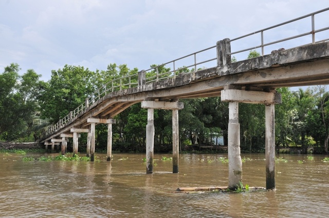 Có cầu Dân trí vững chãi, phụ huynh học sinh khỏi lo con em mình đuối nước - 6 Có cầu Dân trí vững chãi, phụ huynh học sinh khỏi lo con em mình đuối nước - 6