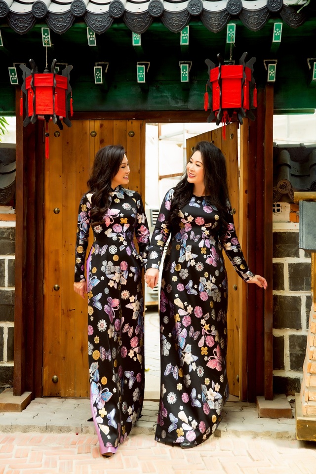 Nghệ sĩ Hồng Vân, Hồng Đào gắn bó 30 năm từ thuở cơ hàn - 2 Nghệ sĩ Hồng Vân, Hồng Đào gắn bó 30 năm từ thuở cơ hàn - 2