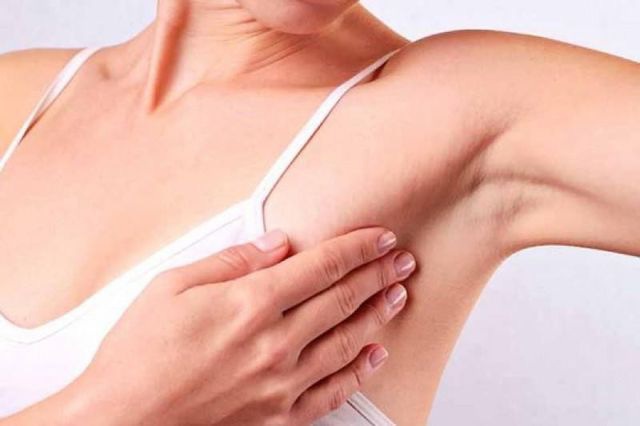 2 chị em ruột tự phát hiện ung thư vú nhờ 1 việc đơn giản, đến bác sĩ cũng phải khen ngợi và khuyên mọi người học theo - 5 2 chị em ruột tự phát hiện ung thư vú nhờ 1 việc đơn giản, đến bác sĩ cũng phải khen ngợi và khuyên mọi người học theo - 5