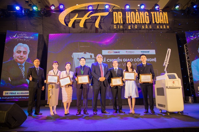 600 người chen chân tại sự kiện trị nám lớn nhất của Dr Hoàng Tuấn - 5 600 người chen chân tại sự kiện trị nám lớn nhất của Dr Hoàng Tuấn - 5