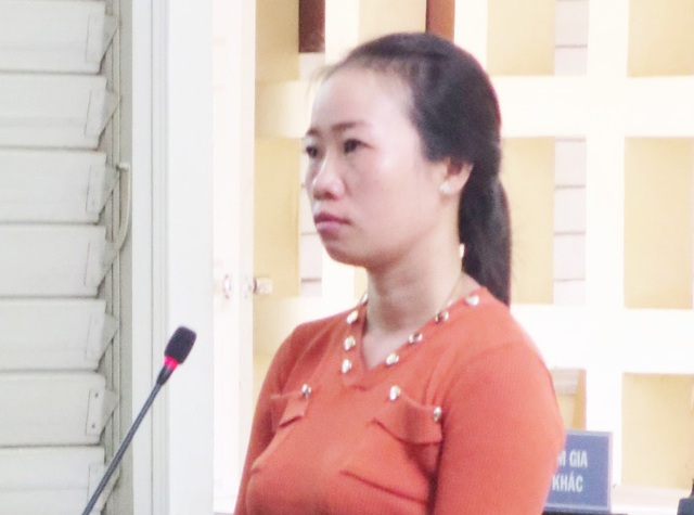 Giải cứu chồng bị đánh, nữ tiểu thương lĩnh 2 năm tù - 1 Giải cứu chồng bị đánh, nữ tiểu thương lĩnh 2 năm tù - 1