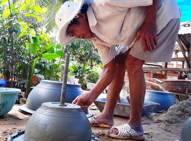 Lão nông xin rút khỏi hộ nghèo vì không muốn Nhà nước bảo trợ mãi - 2 Lão nông xin rút khỏi hộ nghèo vì không muốn Nhà nước bảo trợ mãi - 2